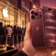 Delhi man sells gold for burgundy iPhone